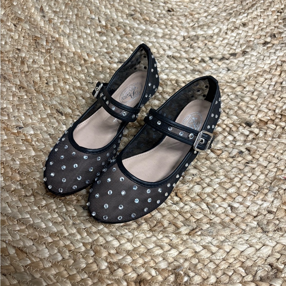 Elegant Black Flats with Silver Accents